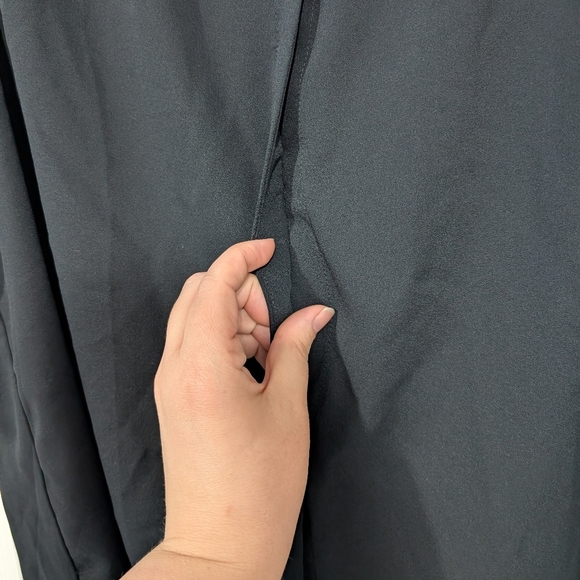 41 Hawthorn Black Sleeveless V-Neck Blouse in Size 1X - Picture 6 of 8